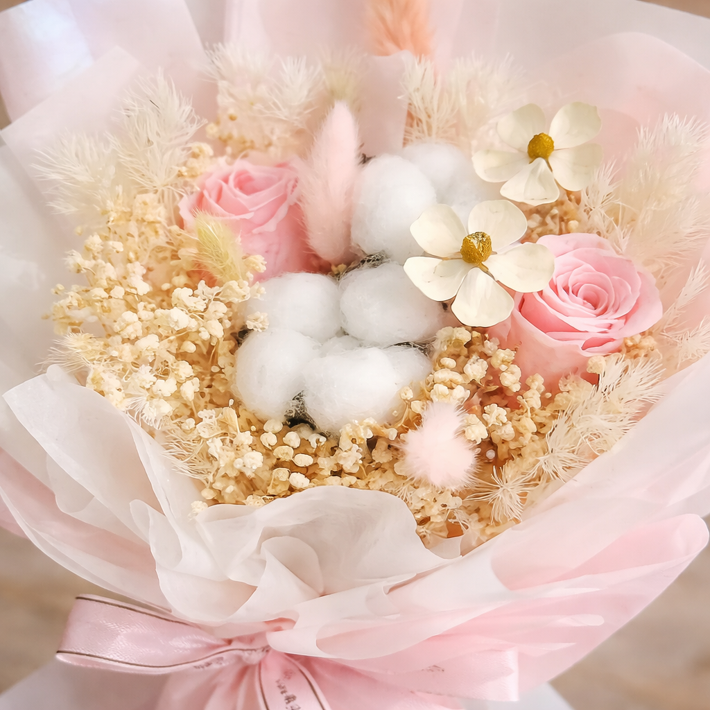 Cotton Éclat (Cotton, Baby's Breath, Roses) | Preserved Flower Bouquet
