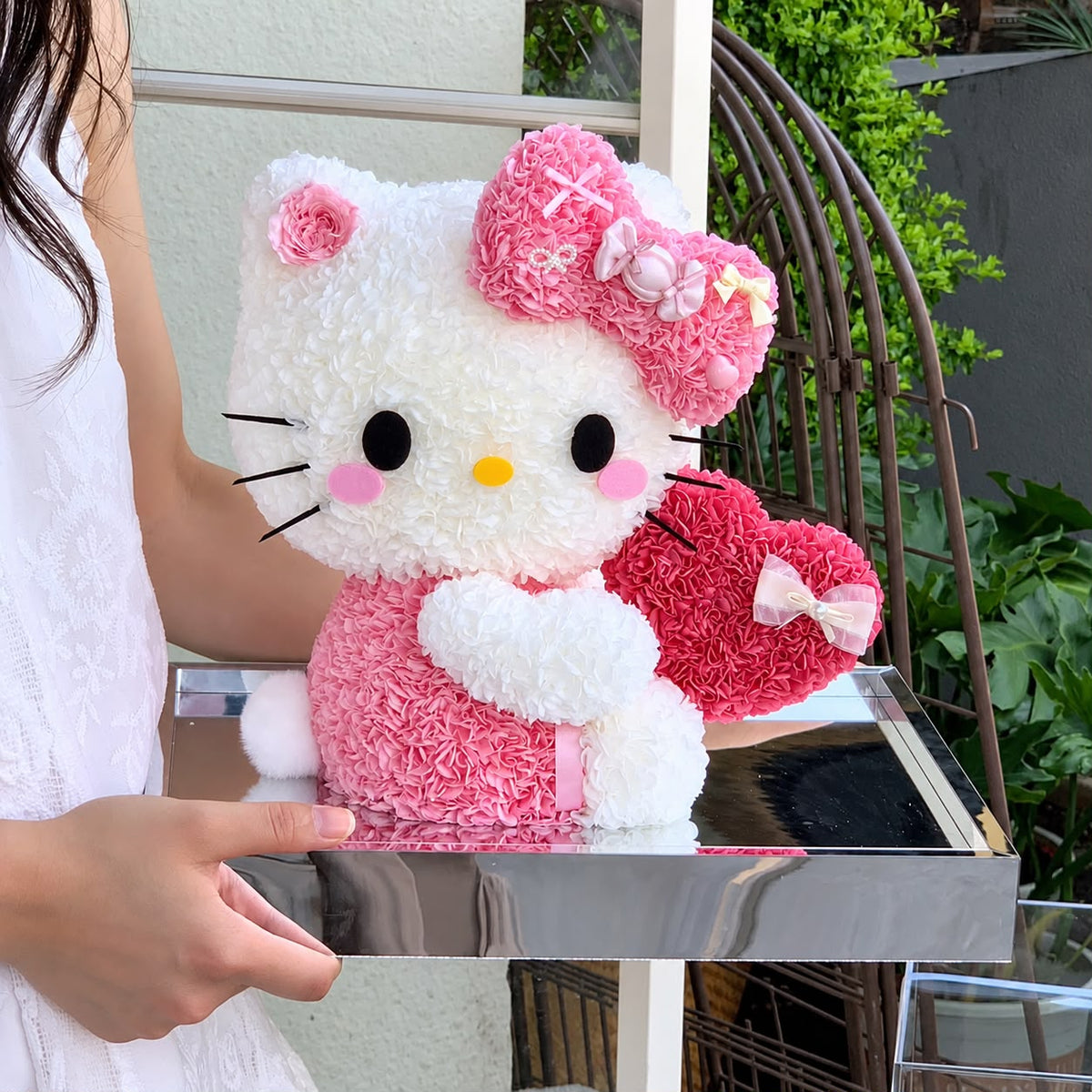 Hello Kitty Flower| Preserved Flower Sculpture